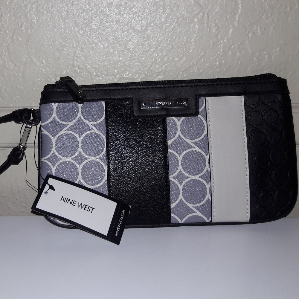 NWT Nine West Table Treasures Black Clutch/Wallet